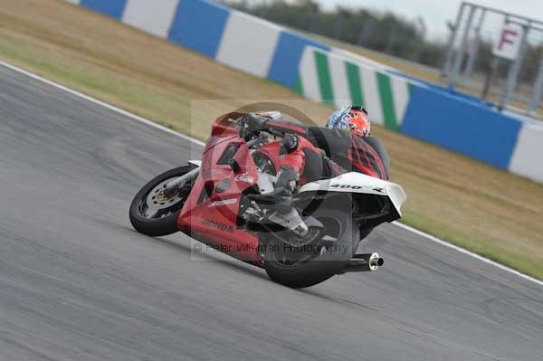Motorcycle action photographs;Trackday digital images;donington;donington park leicestershire;donington photographs;event digital images;eventdigitalimages;no limits trackday;peter wileman photography;trackday;trackday photos