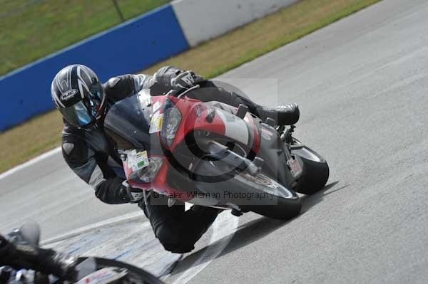 Motorcycle action photographs;Trackday digital images;donington;donington park leicestershire;donington photographs;event digital images;eventdigitalimages;no limits trackday;peter wileman photography;trackday;trackday photos