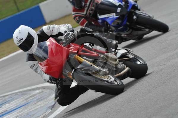 Motorcycle action photographs;Trackday digital images;donington;donington park leicestershire;donington photographs;event digital images;eventdigitalimages;no limits trackday;peter wileman photography;trackday;trackday photos