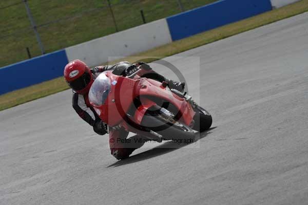 Motorcycle action photographs;Trackday digital images;donington;donington park leicestershire;donington photographs;event digital images;eventdigitalimages;no limits trackday;peter wileman photography;trackday;trackday photos