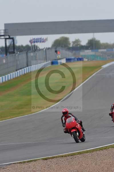 Motorcycle action photographs;Trackday digital images;donington;donington park leicestershire;donington photographs;event digital images;eventdigitalimages;no limits trackday;peter wileman photography;trackday;trackday photos