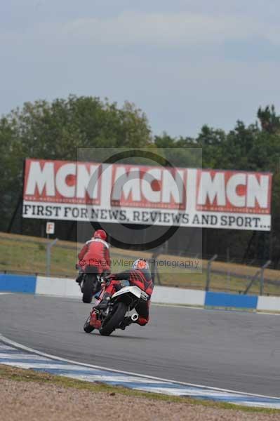 Motorcycle action photographs;Trackday digital images;donington;donington park leicestershire;donington photographs;event digital images;eventdigitalimages;no limits trackday;peter wileman photography;trackday;trackday photos