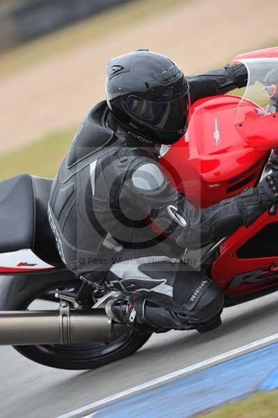 Motorcycle action photographs;Trackday digital images;donington;donington park leicestershire;donington photographs;event digital images;eventdigitalimages;no limits trackday;peter wileman photography;trackday;trackday photos