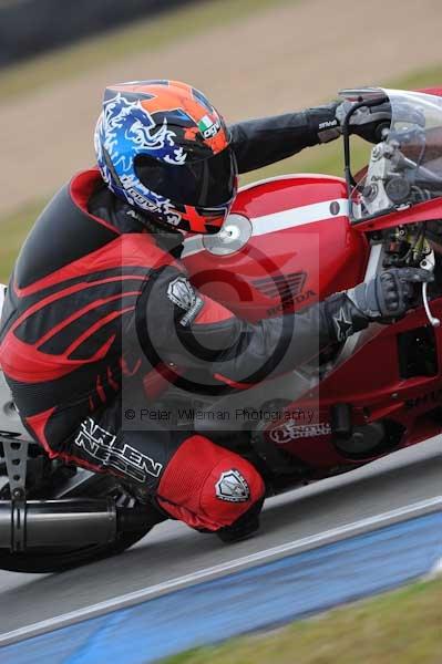 Motorcycle action photographs;Trackday digital images;donington;donington park leicestershire;donington photographs;event digital images;eventdigitalimages;no limits trackday;peter wileman photography;trackday;trackday photos