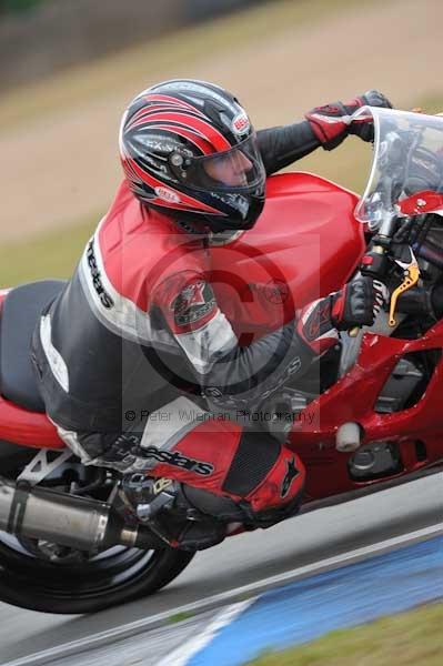 Motorcycle action photographs;Trackday digital images;donington;donington park leicestershire;donington photographs;event digital images;eventdigitalimages;no limits trackday;peter wileman photography;trackday;trackday photos