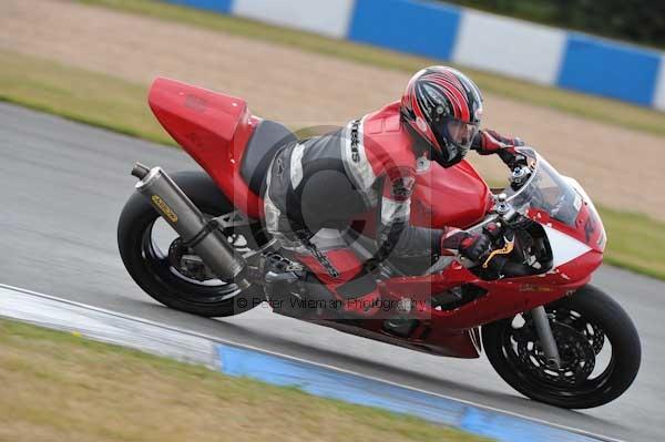 Motorcycle action photographs;Trackday digital images;donington;donington park leicestershire;donington photographs;event digital images;eventdigitalimages;no limits trackday;peter wileman photography;trackday;trackday photos