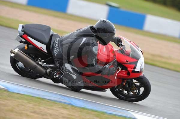 Motorcycle action photographs;Trackday digital images;donington;donington park leicestershire;donington photographs;event digital images;eventdigitalimages;no limits trackday;peter wileman photography;trackday;trackday photos
