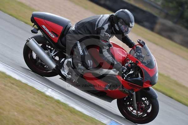 Motorcycle action photographs;Trackday digital images;donington;donington park leicestershire;donington photographs;event digital images;eventdigitalimages;no limits trackday;peter wileman photography;trackday;trackday photos