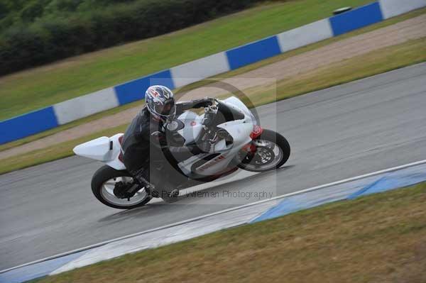 Motorcycle action photographs;Trackday digital images;donington;donington park leicestershire;donington photographs;event digital images;eventdigitalimages;no limits trackday;peter wileman photography;trackday;trackday photos