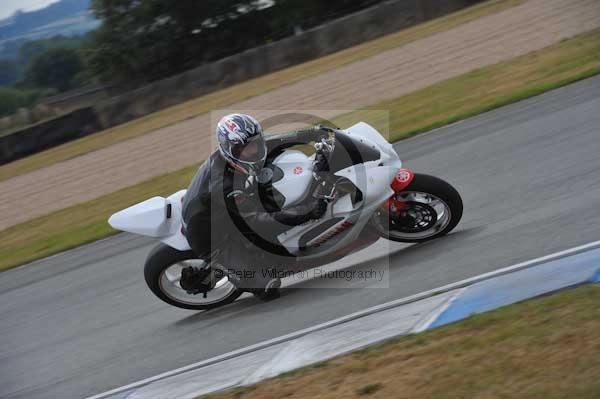 Motorcycle action photographs;Trackday digital images;donington;donington park leicestershire;donington photographs;event digital images;eventdigitalimages;no limits trackday;peter wileman photography;trackday;trackday photos