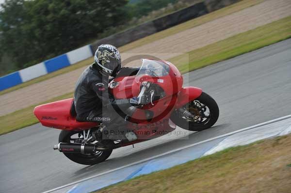 Motorcycle action photographs;Trackday digital images;donington;donington park leicestershire;donington photographs;event digital images;eventdigitalimages;no limits trackday;peter wileman photography;trackday;trackday photos