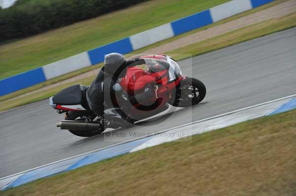 Motorcycle action photographs;Trackday digital images;donington;donington park leicestershire;donington photographs;event digital images;eventdigitalimages;no limits trackday;peter wileman photography;trackday;trackday photos