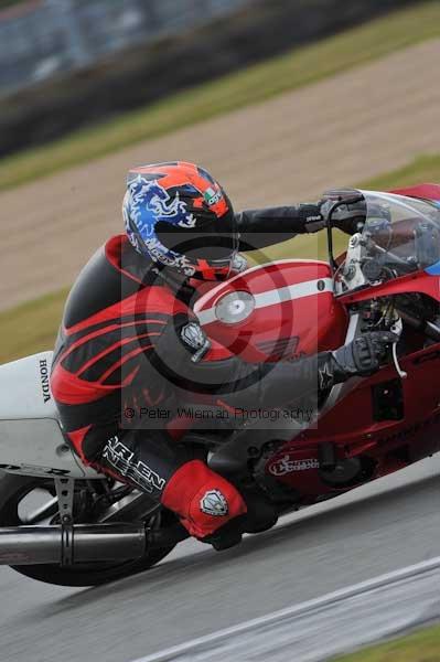 Motorcycle action photographs;Trackday digital images;donington;donington park leicestershire;donington photographs;event digital images;eventdigitalimages;no limits trackday;peter wileman photography;trackday;trackday photos