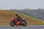 Motorcycle-action-photographs;Trackday-digital-images;donington;donington-park-leicestershire;donington-photographs;event-digital-images;eventdigitalimages;no-limits-trackday;peter-wileman-photography;trackday;trackday-photos