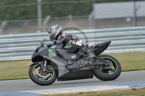 Motorcycle action photographs;Trackday digital images;donington;donington park leicestershire;donington photographs;event digital images;eventdigitalimages;no limits trackday;peter wileman photography;trackday;trackday photos