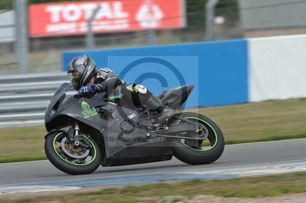 Motorcycle action photographs;Trackday digital images;donington;donington park leicestershire;donington photographs;event digital images;eventdigitalimages;no limits trackday;peter wileman photography;trackday;trackday photos
