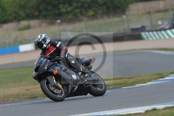 Motorcycle action photographs;Trackday digital images;donington;donington park leicestershire;donington photographs;event digital images;eventdigitalimages;no limits trackday;peter wileman photography;trackday;trackday photos