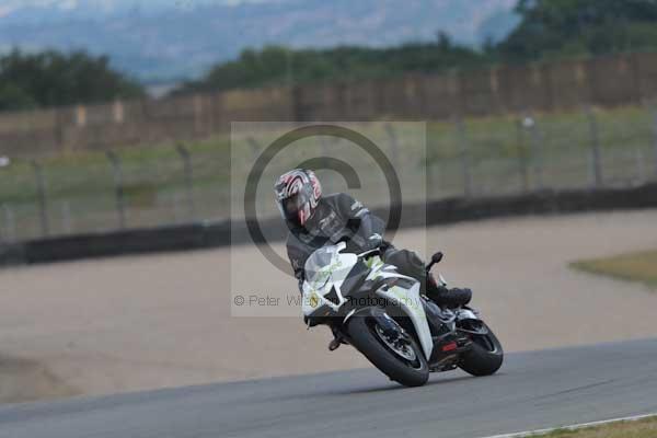 Motorcycle action photographs;Trackday digital images;donington;donington park leicestershire;donington photographs;event digital images;eventdigitalimages;no limits trackday;peter wileman photography;trackday;trackday photos