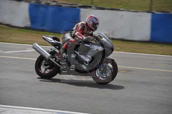 Motorcycle action photographs;Trackday digital images;donington;donington park leicestershire;donington photographs;event digital images;eventdigitalimages;no limits trackday;peter wileman photography;trackday;trackday photos