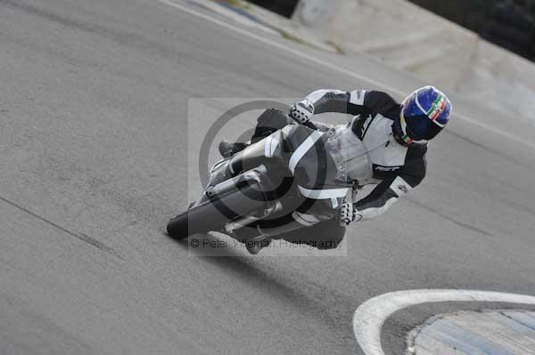 Motorcycle action photographs;Trackday digital images;donington;donington park leicestershire;donington photographs;event digital images;eventdigitalimages;no limits trackday;peter wileman photography;trackday;trackday photos