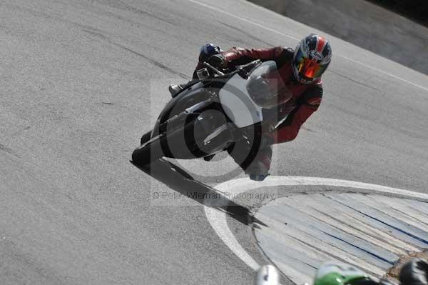 Motorcycle action photographs;Trackday digital images;donington;donington park leicestershire;donington photographs;event digital images;eventdigitalimages;no limits trackday;peter wileman photography;trackday;trackday photos