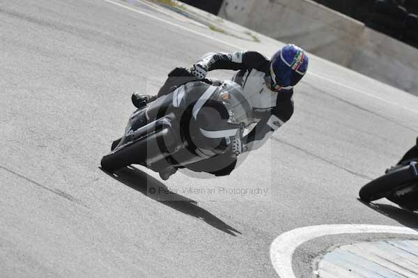 Motorcycle action photographs;Trackday digital images;donington;donington park leicestershire;donington photographs;event digital images;eventdigitalimages;no limits trackday;peter wileman photography;trackday;trackday photos