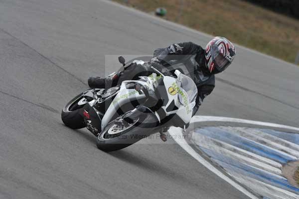 Motorcycle action photographs;Trackday digital images;donington;donington park leicestershire;donington photographs;event digital images;eventdigitalimages;no limits trackday;peter wileman photography;trackday;trackday photos