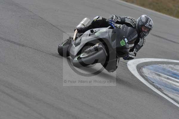 Motorcycle action photographs;Trackday digital images;donington;donington park leicestershire;donington photographs;event digital images;eventdigitalimages;no limits trackday;peter wileman photography;trackday;trackday photos