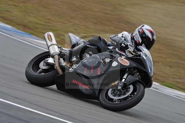 Motorcycle action photographs;Trackday digital images;donington;donington park leicestershire;donington photographs;event digital images;eventdigitalimages;no limits trackday;peter wileman photography;trackday;trackday photos