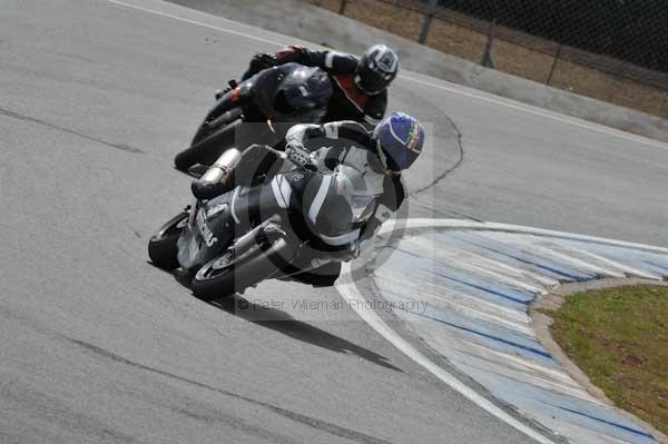 Motorcycle action photographs;Trackday digital images;donington;donington park leicestershire;donington photographs;event digital images;eventdigitalimages;no limits trackday;peter wileman photography;trackday;trackday photos