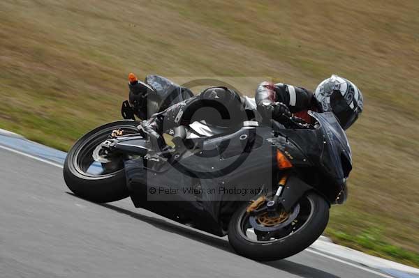 Motorcycle action photographs;Trackday digital images;donington;donington park leicestershire;donington photographs;event digital images;eventdigitalimages;no limits trackday;peter wileman photography;trackday;trackday photos
