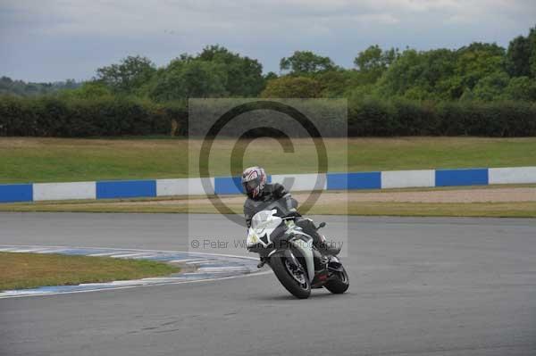 Motorcycle action photographs;Trackday digital images;donington;donington park leicestershire;donington photographs;event digital images;eventdigitalimages;no limits trackday;peter wileman photography;trackday;trackday photos