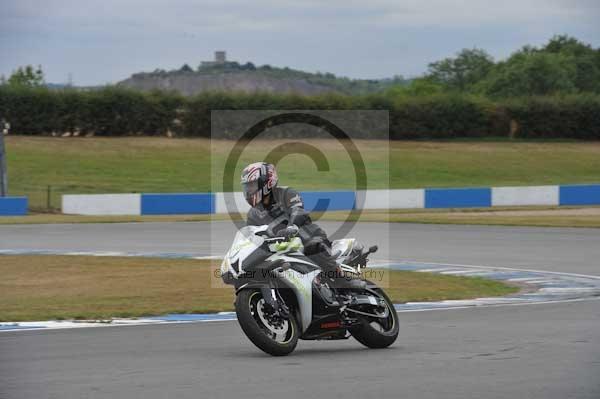 Motorcycle action photographs;Trackday digital images;donington;donington park leicestershire;donington photographs;event digital images;eventdigitalimages;no limits trackday;peter wileman photography;trackday;trackday photos