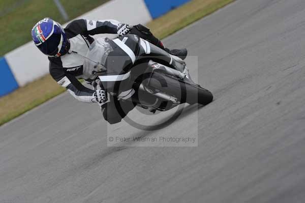 Motorcycle action photographs;Trackday digital images;donington;donington park leicestershire;donington photographs;event digital images;eventdigitalimages;no limits trackday;peter wileman photography;trackday;trackday photos