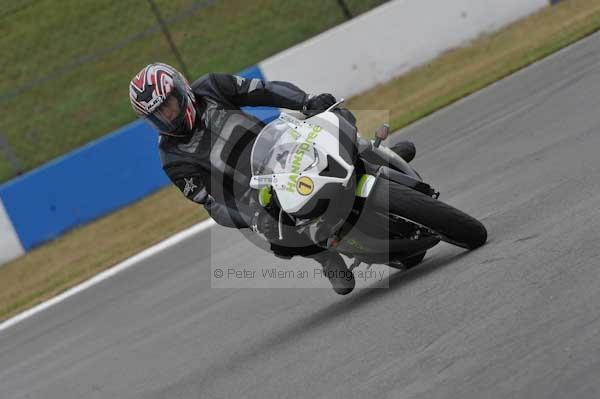 Motorcycle action photographs;Trackday digital images;donington;donington park leicestershire;donington photographs;event digital images;eventdigitalimages;no limits trackday;peter wileman photography;trackday;trackday photos