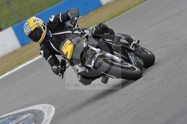 Motorcycle action photographs;Trackday digital images;donington;donington park leicestershire;donington photographs;event digital images;eventdigitalimages;no limits trackday;peter wileman photography;trackday;trackday photos