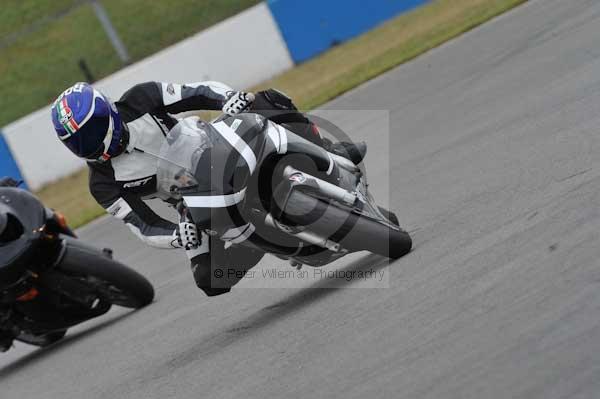 Motorcycle action photographs;Trackday digital images;donington;donington park leicestershire;donington photographs;event digital images;eventdigitalimages;no limits trackday;peter wileman photography;trackday;trackday photos