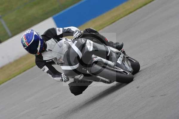 Motorcycle action photographs;Trackday digital images;donington;donington park leicestershire;donington photographs;event digital images;eventdigitalimages;no limits trackday;peter wileman photography;trackday;trackday photos
