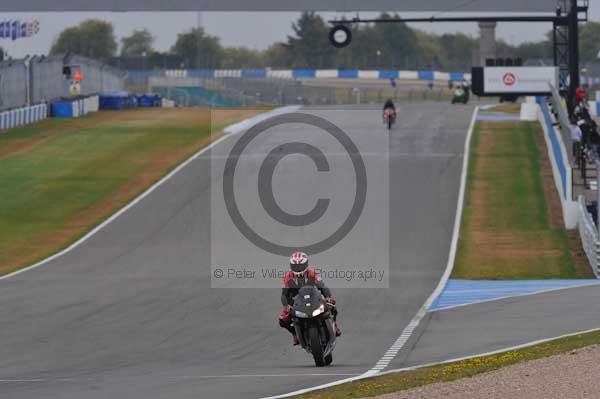 Motorcycle action photographs;Trackday digital images;donington;donington park leicestershire;donington photographs;event digital images;eventdigitalimages;no limits trackday;peter wileman photography;trackday;trackday photos