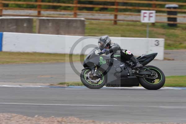 Motorcycle action photographs;Trackday digital images;donington;donington park leicestershire;donington photographs;event digital images;eventdigitalimages;no limits trackday;peter wileman photography;trackday;trackday photos
