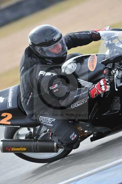 Motorcycle action photographs;Trackday digital images;donington;donington park leicestershire;donington photographs;event digital images;eventdigitalimages;no limits trackday;peter wileman photography;trackday;trackday photos