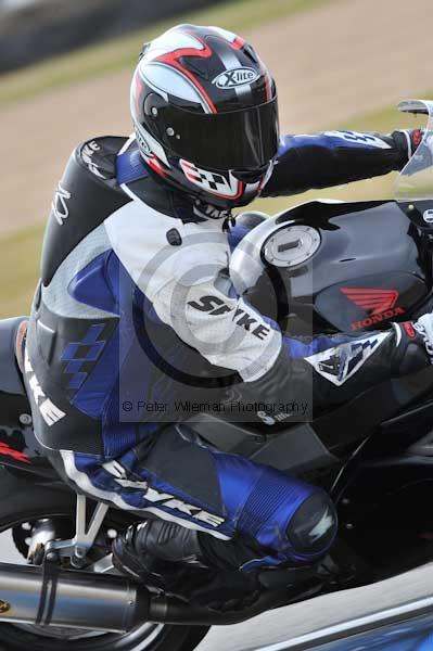 Motorcycle action photographs;Trackday digital images;donington;donington park leicestershire;donington photographs;event digital images;eventdigitalimages;no limits trackday;peter wileman photography;trackday;trackday photos