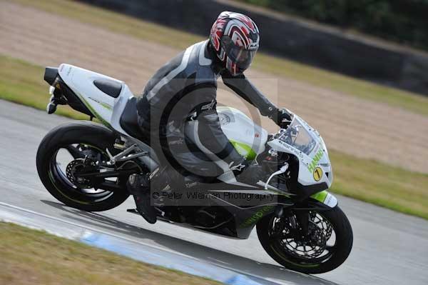 Motorcycle action photographs;Trackday digital images;donington;donington park leicestershire;donington photographs;event digital images;eventdigitalimages;no limits trackday;peter wileman photography;trackday;trackday photos