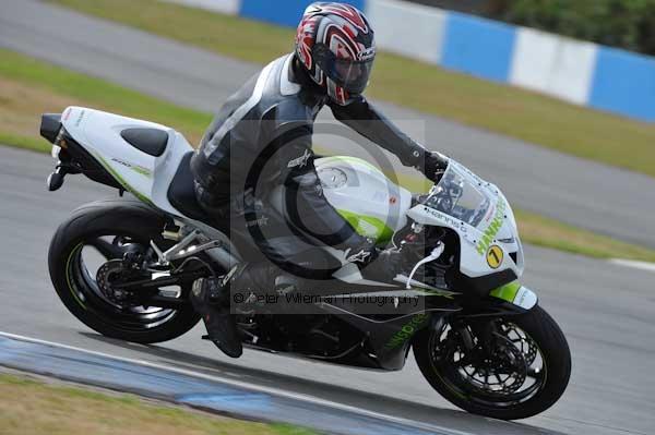 Motorcycle action photographs;Trackday digital images;donington;donington park leicestershire;donington photographs;event digital images;eventdigitalimages;no limits trackday;peter wileman photography;trackday;trackday photos
