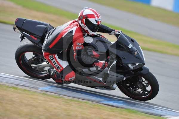 Motorcycle action photographs;Trackday digital images;donington;donington park leicestershire;donington photographs;event digital images;eventdigitalimages;no limits trackday;peter wileman photography;trackday;trackday photos
