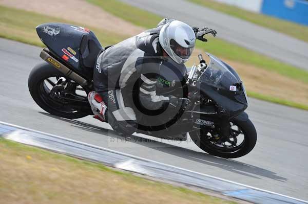 Motorcycle action photographs;Trackday digital images;donington;donington park leicestershire;donington photographs;event digital images;eventdigitalimages;no limits trackday;peter wileman photography;trackday;trackday photos