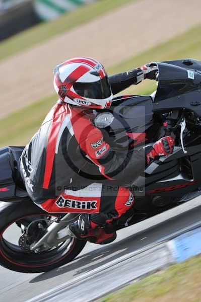 Motorcycle action photographs;Trackday digital images;donington;donington park leicestershire;donington photographs;event digital images;eventdigitalimages;no limits trackday;peter wileman photography;trackday;trackday photos