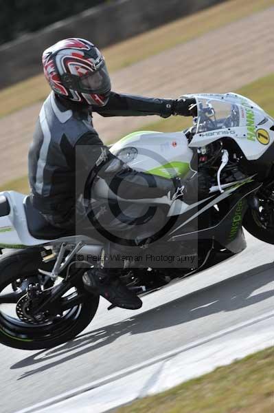 Motorcycle action photographs;Trackday digital images;donington;donington park leicestershire;donington photographs;event digital images;eventdigitalimages;no limits trackday;peter wileman photography;trackday;trackday photos
