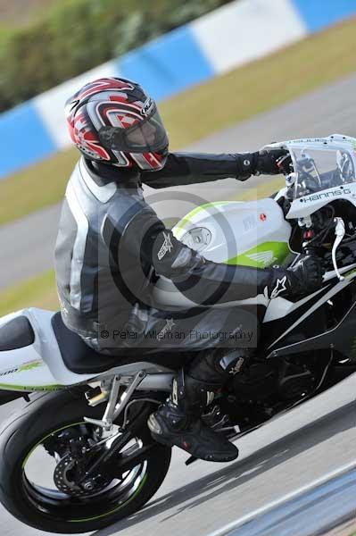 Motorcycle action photographs;Trackday digital images;donington;donington park leicestershire;donington photographs;event digital images;eventdigitalimages;no limits trackday;peter wileman photography;trackday;trackday photos