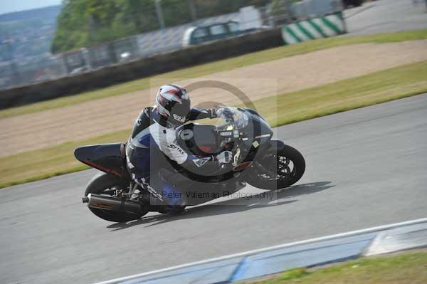 Motorcycle action photographs;Trackday digital images;donington;donington park leicestershire;donington photographs;event digital images;eventdigitalimages;no limits trackday;peter wileman photography;trackday;trackday photos